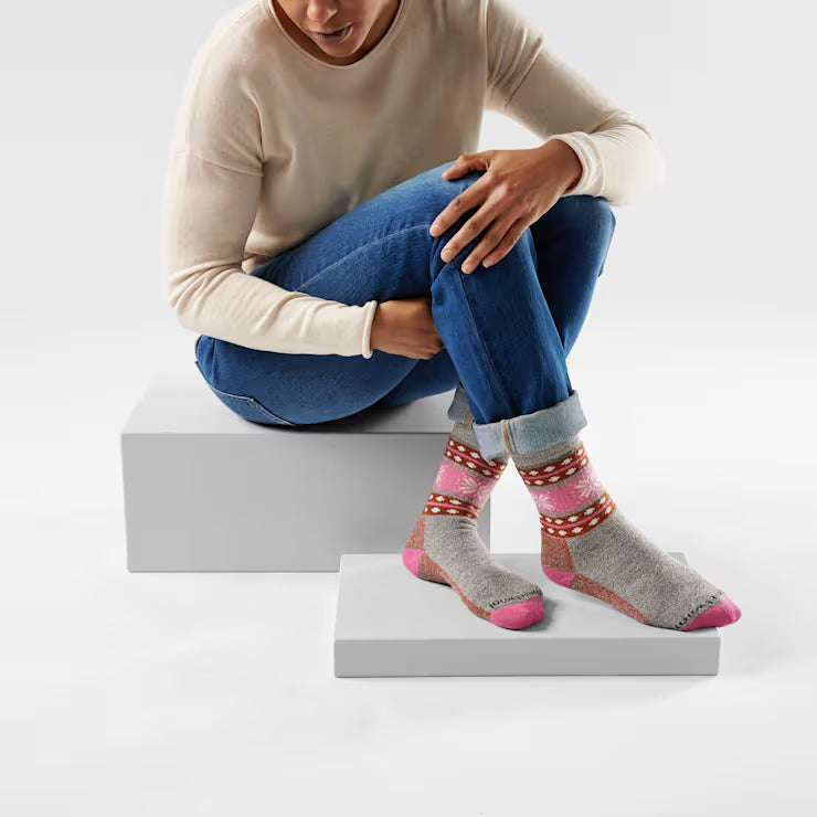 Smartwool Merino Socks Women's Everyday Cozy Snowflake Dream Crew Socks - Image 2