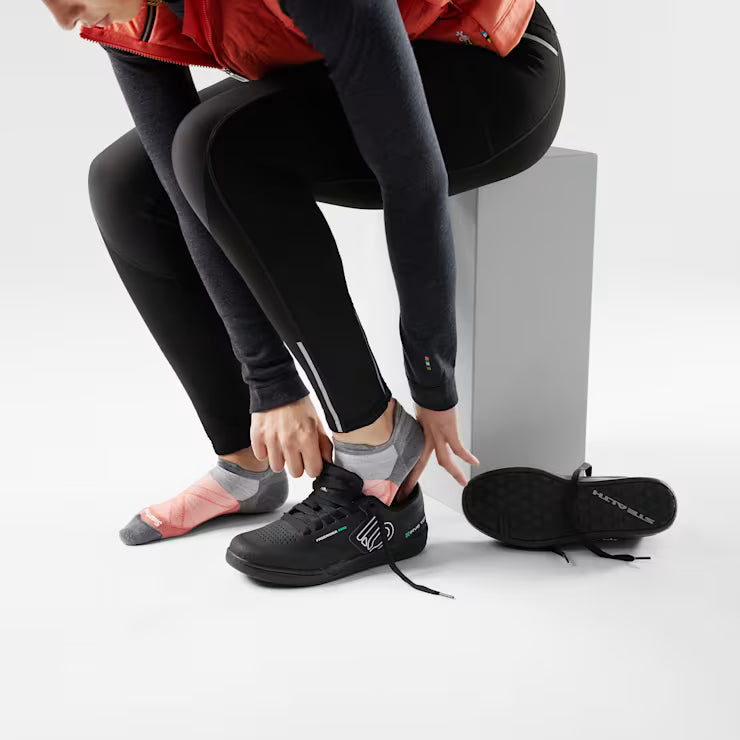 Smartwool Merino Socks Women's Bike Low Ankle Socks - Image 2