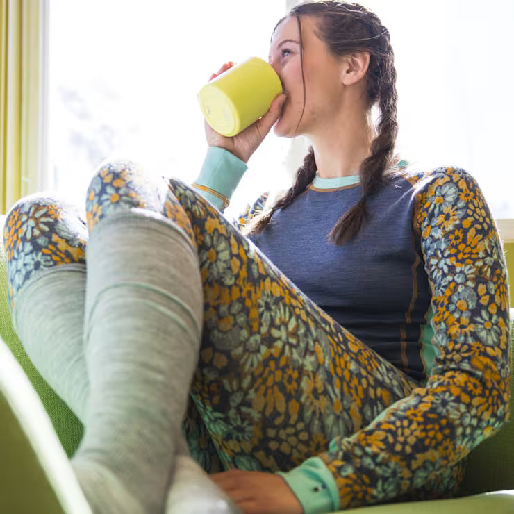 Smartwool Merino Socks Women's Classic Thermal Merino Base Layer Colorblock Crew - Image 4